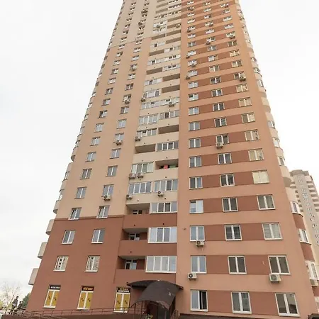 на левом берегу с видом на озеро Apartment *